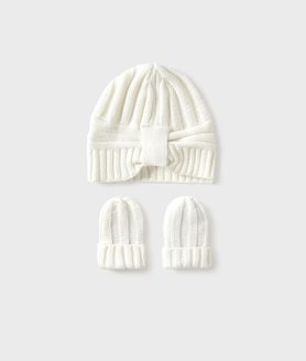 Conjunto gorro e luvas recém nascida Mayoral
